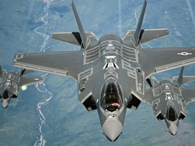 F-35 KQ Đan Mạch phô diễn sức mạnh cực đẹp mắt trên bầu trời