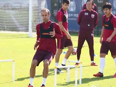 Trung vệ kỳ cựu Carvalho gia nhập Thượng Hải SIPG