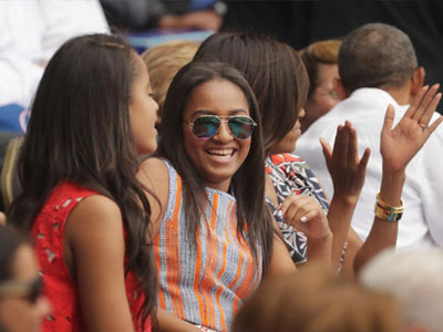 Con gái út nhà ông Obama không tham dự bài phát biểu chia tay của cha vì bận thi cử