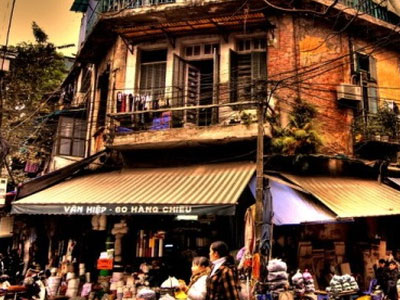 Vì sao kiếm tiền ít hơn TP.HCM, người Hà Nội lại phải mua nhà đắt đỏ hơn?