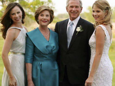 Con gái ông Bush gửi thư "khuyên bảo" con gái ông Obama