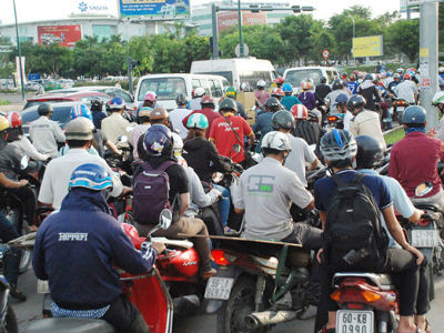 Đi cáp treo vào sân bay Tân Sơn Nhất?