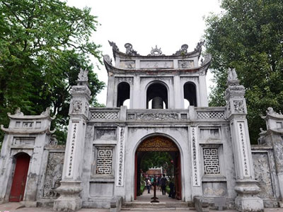 Hà Nội dừng quét vôi các hạng mục xuống cấp ở Văn Miếu