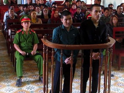 Đến thuê phòng ngủ, đâm chết người trong khách sạn