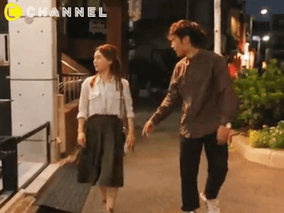 Bí kíp tự vệ con gái ai cũng cần biết khi bị kẻ xấu giữ tay
