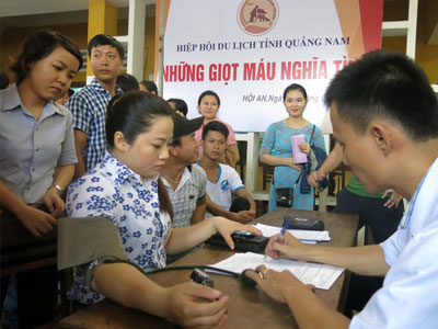 Bộ Tư pháp ủng hộ quy định "hiến máu là tự nguyện"