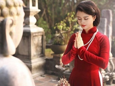 Phụ nữ có PHÚC KHÍ, ra ngoài ngõ sẽ gặp MAY MẮN nhìn đặc điểm này trên người là biết!