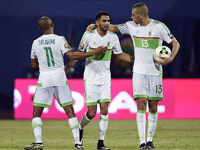 Riyad Mahrez tỏa sáng rực rỡ, Algeria thoát thua ngoạn mục
