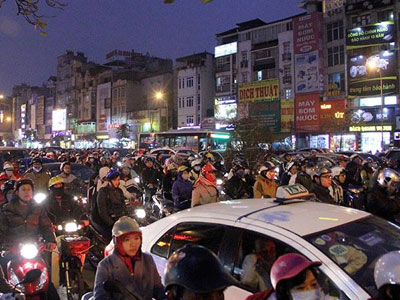 Cả Hà Nội làm việc online sẽ đỡ tắc đường