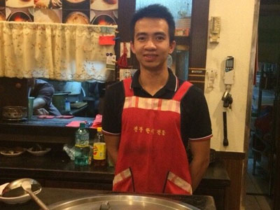 Sinh viên kiếm gần 20 triệu tháng cận Tết nhờ làm bưng bê