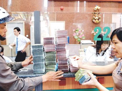 Áp tết, gửi tiền ngân hàng lưu ý gì?
