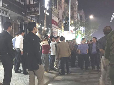 Can ngăn xô xát, bị đâm chết trước cửa nhà