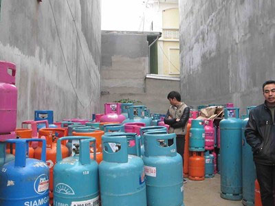 Phát hiện nhiều bình gas nghi bị "cắt tai mài vỏ"