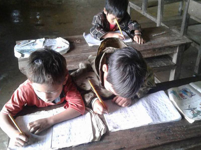 Thưởng Tết giáo viên: Nơi 10 triệu đồng, nơi 1 cân mì chính