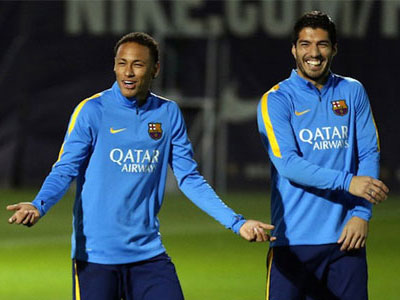 Neymar, Suarez đua nhau chọc tức Pique