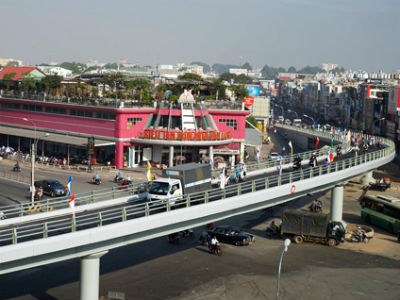 Thông xe cầu vượt ở "điểm đen" ùn tắc của Sài Gòn