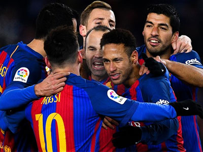 Barca phá dớp trên tử địa Anoeta của Sociedad
