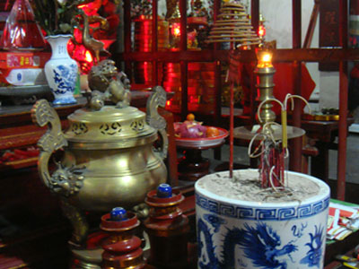 Có nên rút chân hương vào ngày 23 tháng chạp?