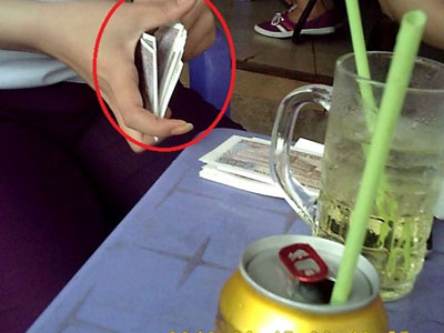 Thâm nhập chợ đen online đổi tiền lẻ giá "cắt cổ" giữa Sài Gòn