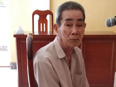 Ông lão 71 tuổi hiếp dâm cô gái trẻ bị tâm thần