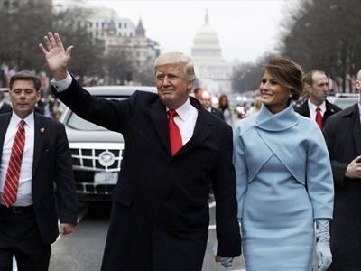 Tổng thống Trump diễu hành hướng về Nhà Trắng