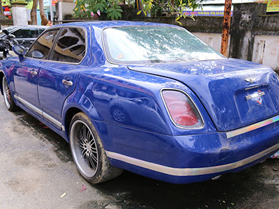 Xe Bentley vô chủ được đấu giá 1,6 tỷ đồng