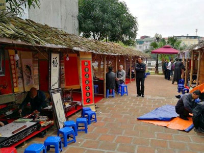 Vắng khách, nhiều ông đồ ở Văn Miếu vẫn chưa khai bút