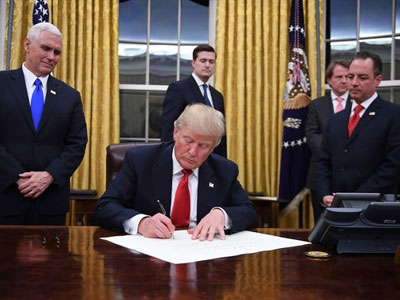 17 đại sự Trump thực hiện trong 48 giờ đầu tiên nắm quyền