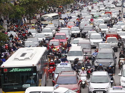 ​Cận Tết, Hà Nội mọi nơi đều tắc