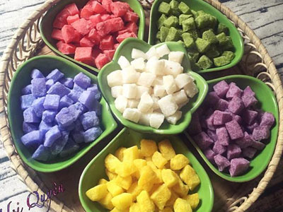 Cô giáo xinh đẹp dạy làm mứt dừa hạt lựu đủ màu cực đẹp gây sốt
