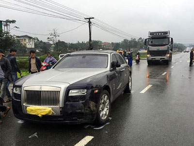 Siêu xe Roll Royce gây tai nạn liên hoàn khiến một người chết