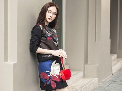 Angela Phương Trinh sành điệu xuống phố
