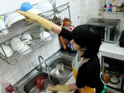 Gia đình phá sản, sinh viên ở lại thủ đô làm thêm dịp Tết