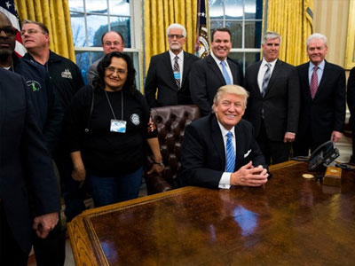 Rời căn hộ dát vàng, ông Trump thích điều gì ở Nhà Trắng?