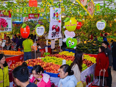 Siêu thị "cháy hàng" hạt dưa, mứt ngày cận Tết