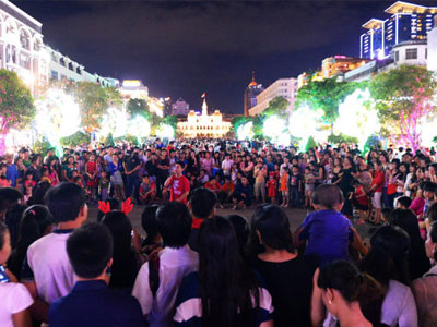 Giao thừa không pháo hoa, giới trẻ sẽ làm gì?