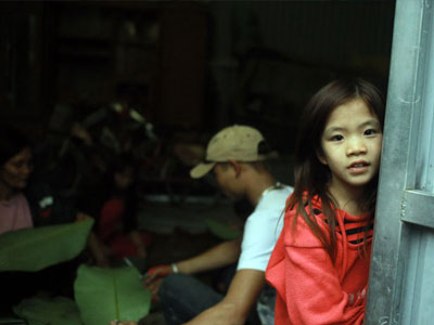 Ngày cuối năm tại nhà người phụ nữ một mình nuôi 14 đứa con ở HN