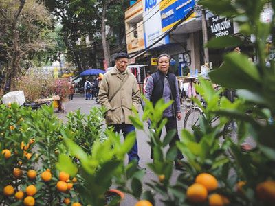Những khoảnh khắc ngọt ngào ấm áp trong ngày cuối cùng của năm trước lúc giao thừa