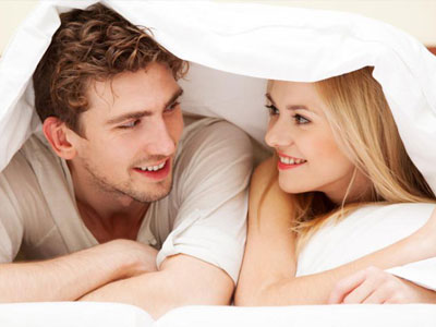 Nói chuyện bên gối giúp tăng cường sức khỏe và cứu vãn hôn nhân