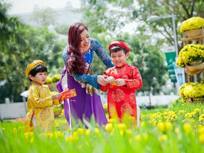 Hà Nội mưa lạnh, Sài Gòn nắng ráo mùng 1 Tết