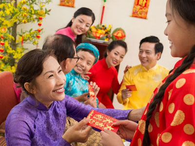 Mùng 1, chóng mặt vì tiền mừng tuổi ngày Tết