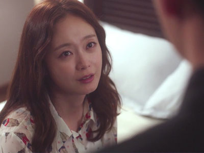 “Món quà” chồng tặng ngày giáp Tết khiến vợ đành quay lưng bỏ hết tất cả xách vali "đi trốn"