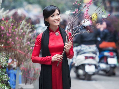 Mùng 2 Tết diện gì để cả năm may mắn?
