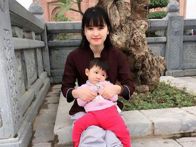 Cái Tết đầu tiên của em bé 14 tháng nặng 3,5kg cùng mẹ 9X
