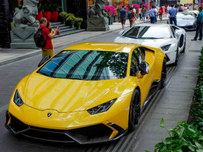 Cường Đô La và các đại gia Sài Gòn chơi Tết bằng Lamborghini