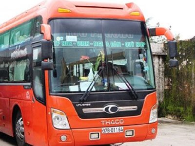 Xe 43 chỗ “nhét”... 69 người