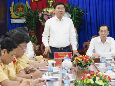 Bí thư Thăng yêu cầu CSGT lấy lại hình ảnh đẹp trong mắt dân