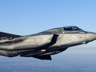 Trump cắt giảm 600 triệu USD khỏi dự án siêu tiêm kích F-35