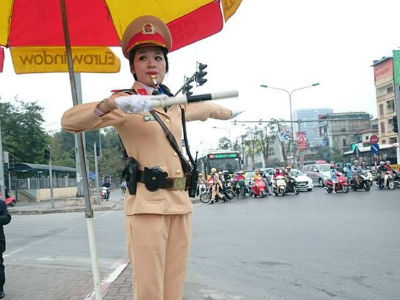 Công an Hà Nội tung quân chống ùn tắc dịp lễ hội sau Tết
