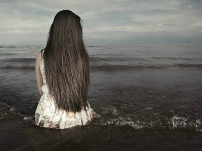 Có nên ly hôn người chồng nợ nần cờ bạc quá nhiều